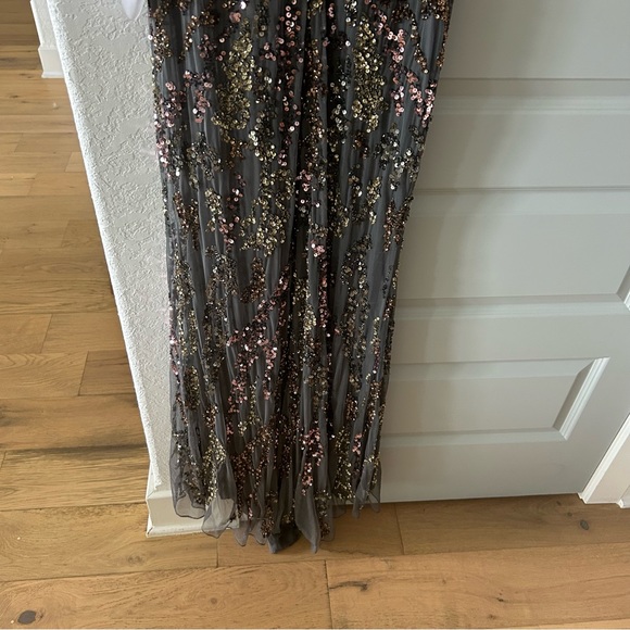 NWT Mac Duggal Cape Sleeve Embellished Gown 5439 - Picture 9 of 9